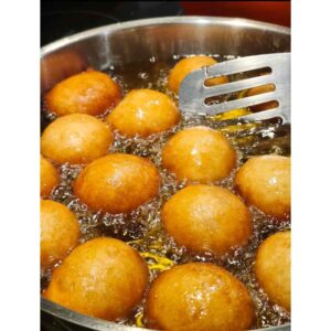 Box of Egg Rolls (10pcs)